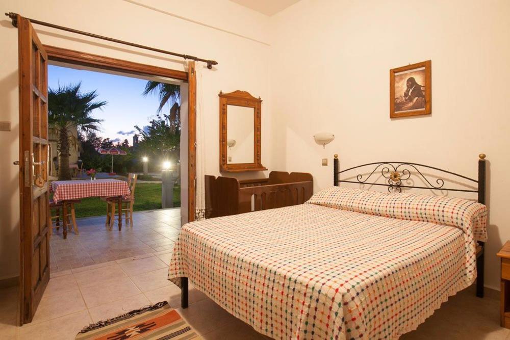 Glaro Garden Hotel Agia Trias Ngoại thất bức ảnh